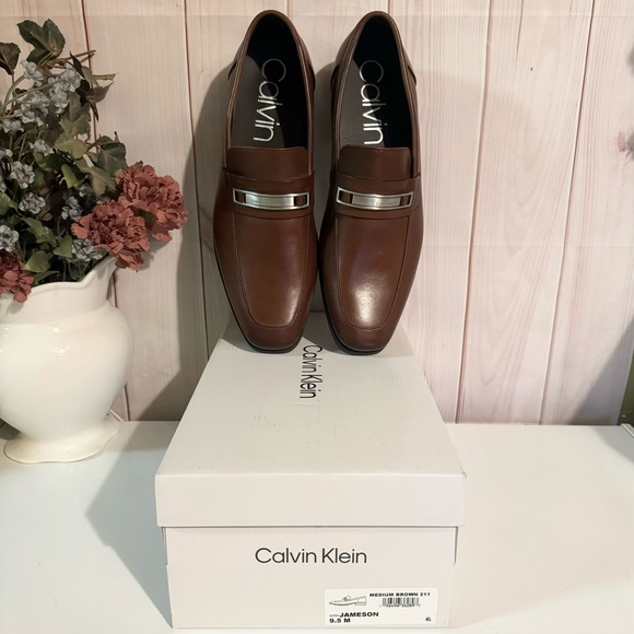 Calvin Klein Jameson Loafer Leather Dress Shoes (Men) Color: Medium Brown  211